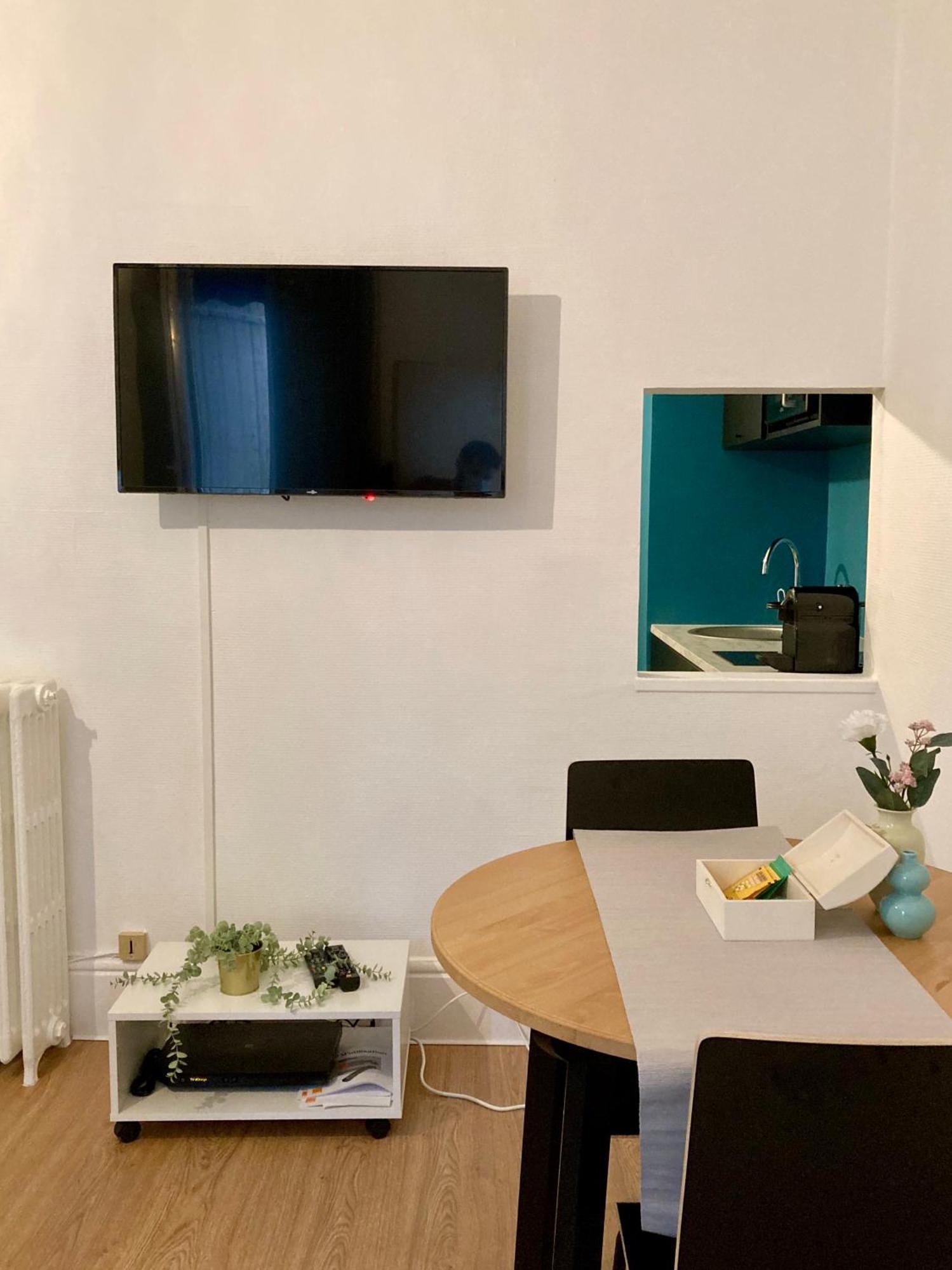 エヴルーT1 Le Pastel Parking Netflix Wifi Gareアパートメント エクステリア 写真